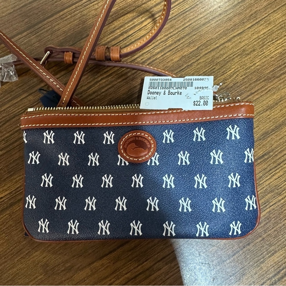Dooney & Bourke MLB New York Yankees Large Slim Crossbody - Yankees - Picture 10 of 10